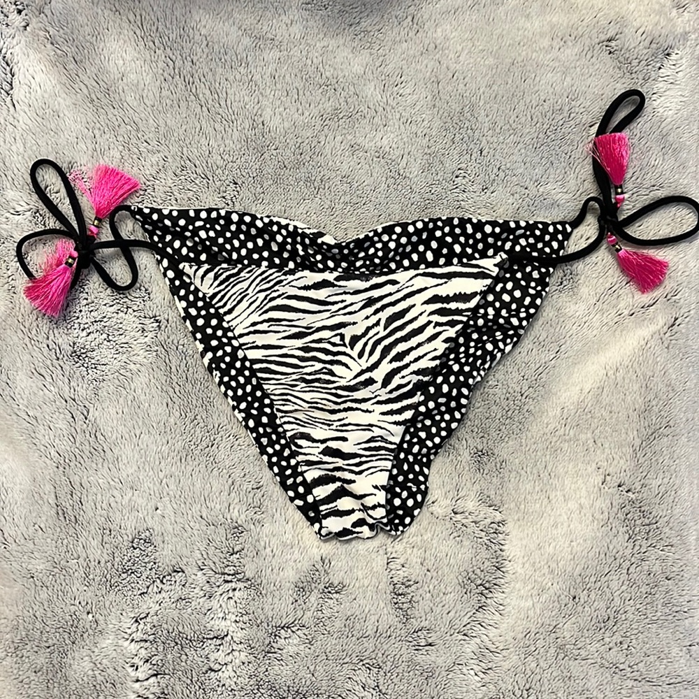 VS reversible black/white/pink bikini bottom, Brand New!